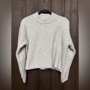 H&M Cropped Sweater Gray Knit Oversized Wool Blend Womens Sz M Warm Autumn Vibes